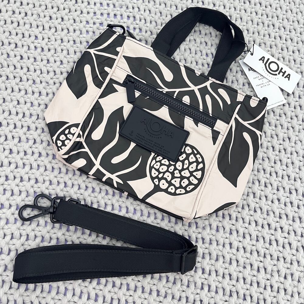 Aloha collection• Crossbody Bag HOLOMUA Black on Sandstone